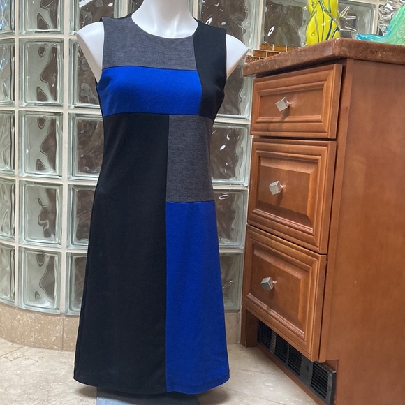 Color Block Dress - Picture 2 of 4